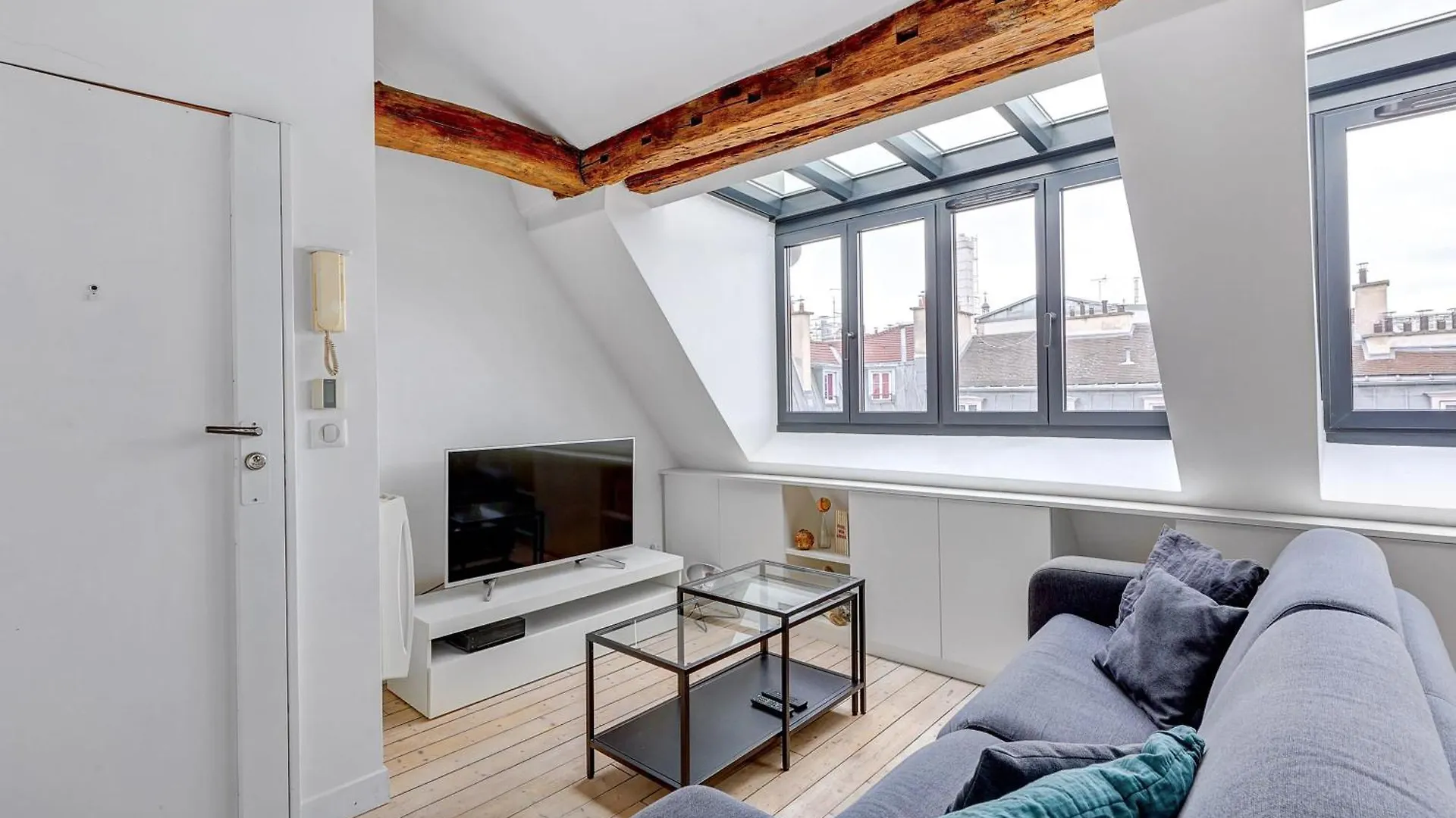Un Eclat De Lumiere En Plein Paris Apartment France